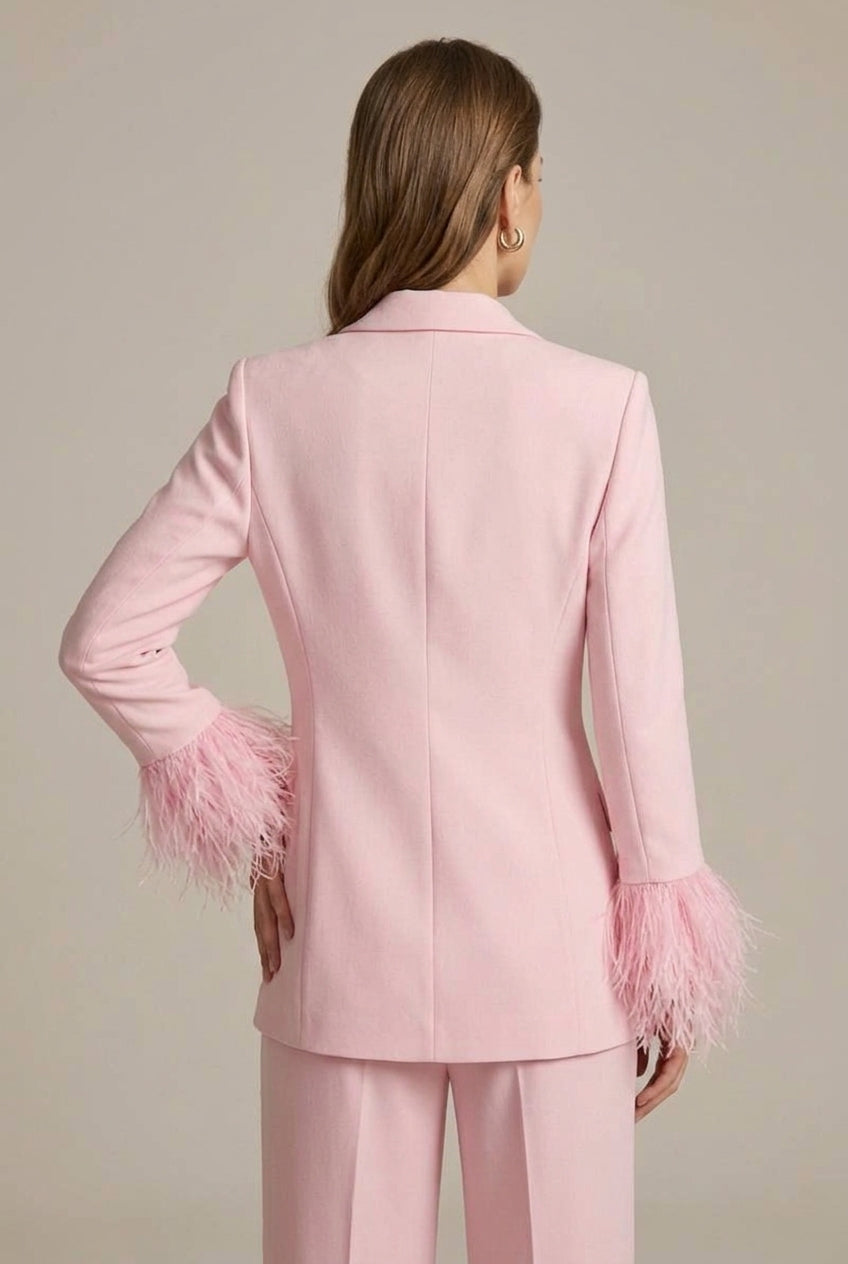 Ensemble blazer et pantalon femme Sophia poignets en plumes élégant chic
