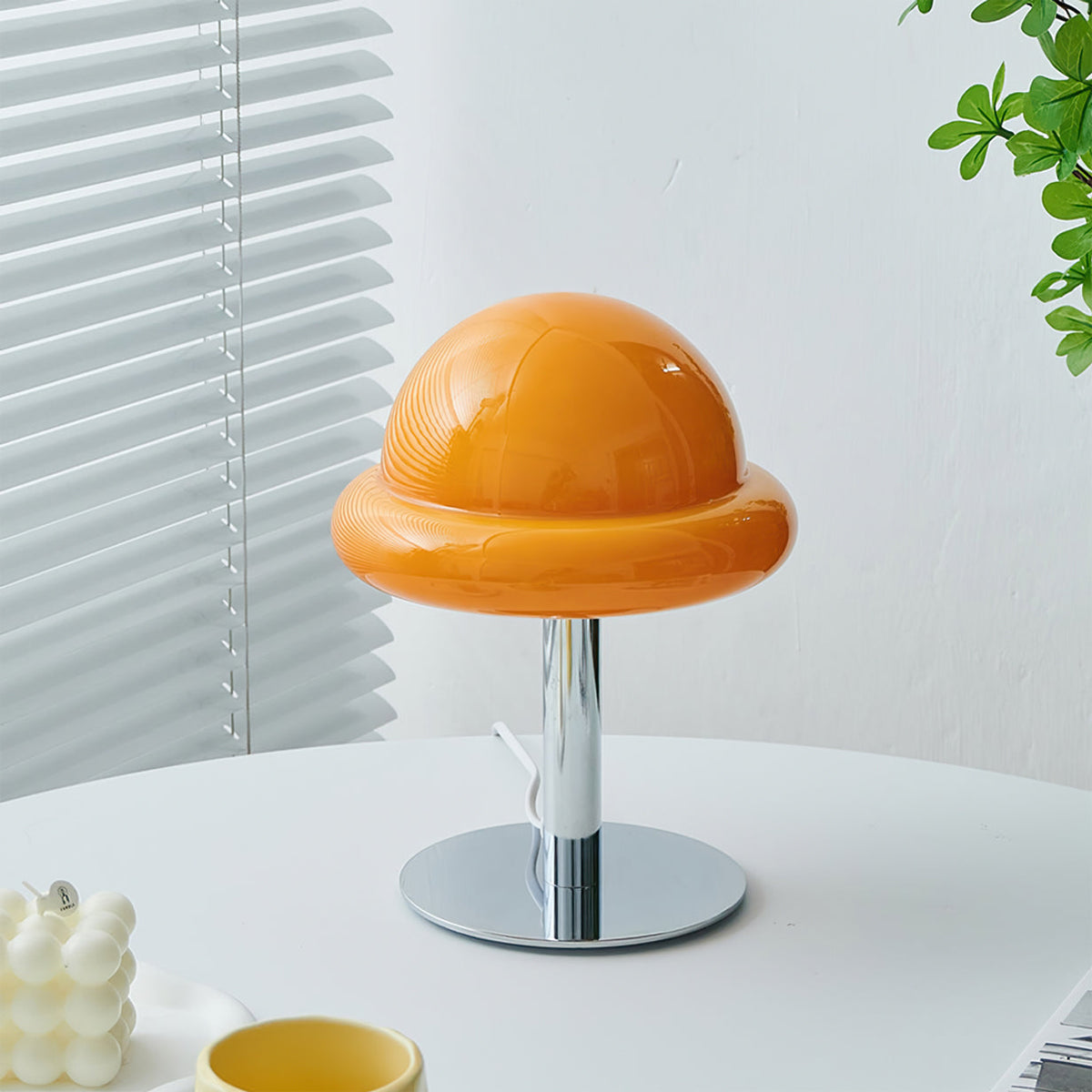 Lampe de Table Cosmique Métallique - Design Futuriste en Verre Champignon