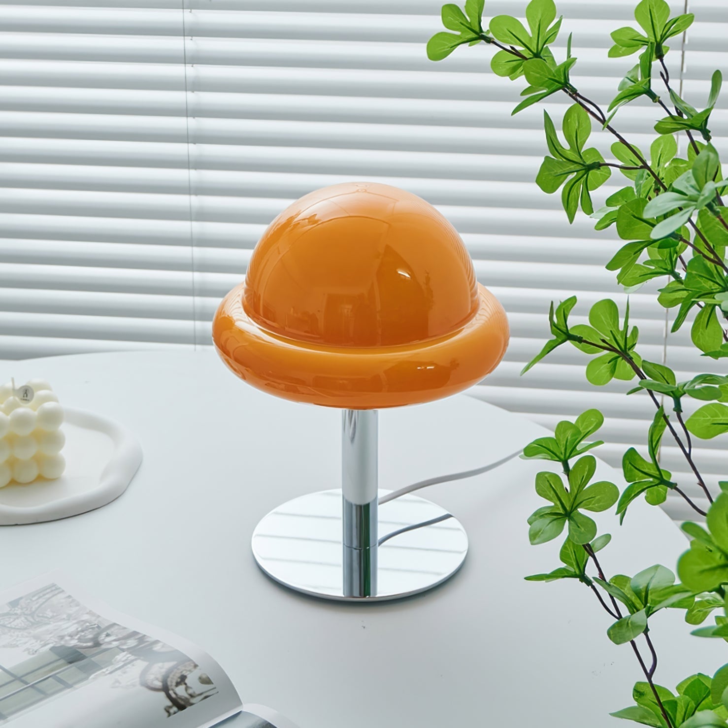 Lampe de Table Cosmique Métallique - Design Futuriste en Verre Champignon