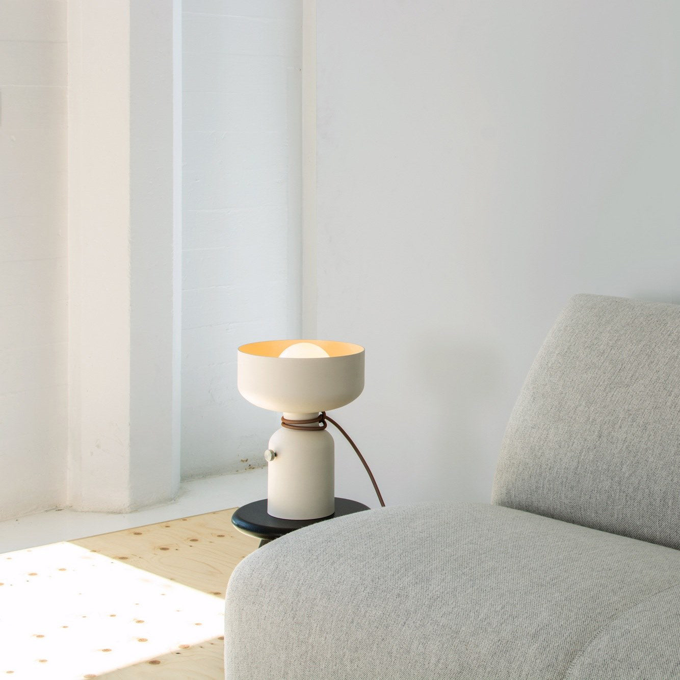 Lampe de Table Symétrique - Élégance et Design Unique