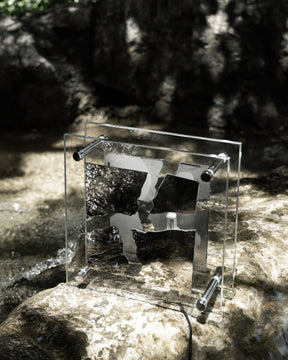 Lampe de Table en Verre Carrée - Design Artistique et Éclairage Pratique