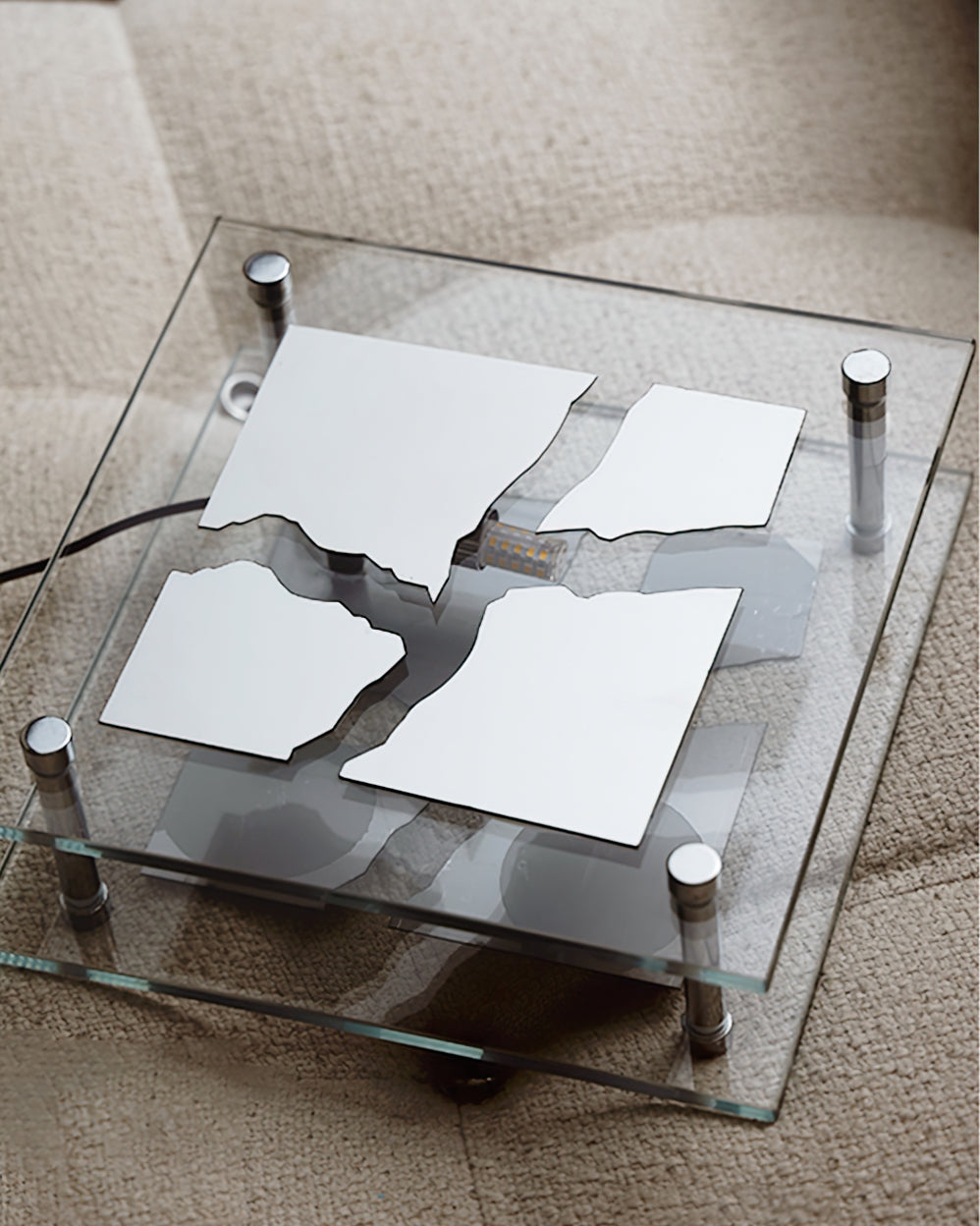 Lampe de Table en Verre Carrée - Design Artistique et Éclairage Pratique
