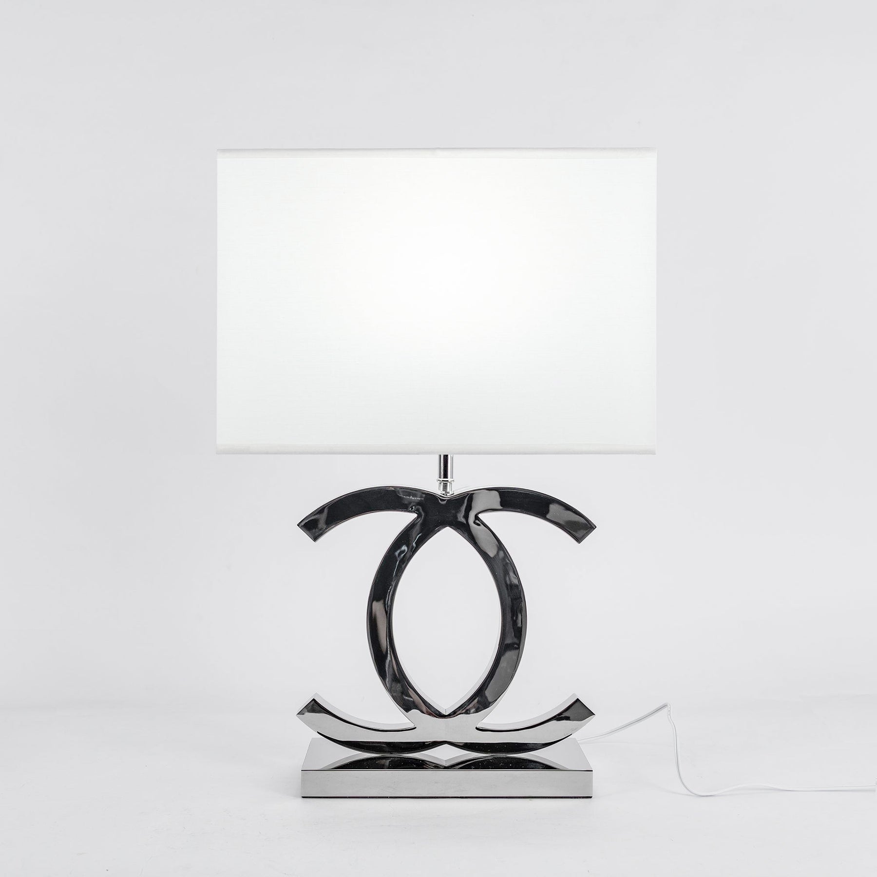 Lampe de Table en Acier Inoxydable - Design Scandinave et Élégant