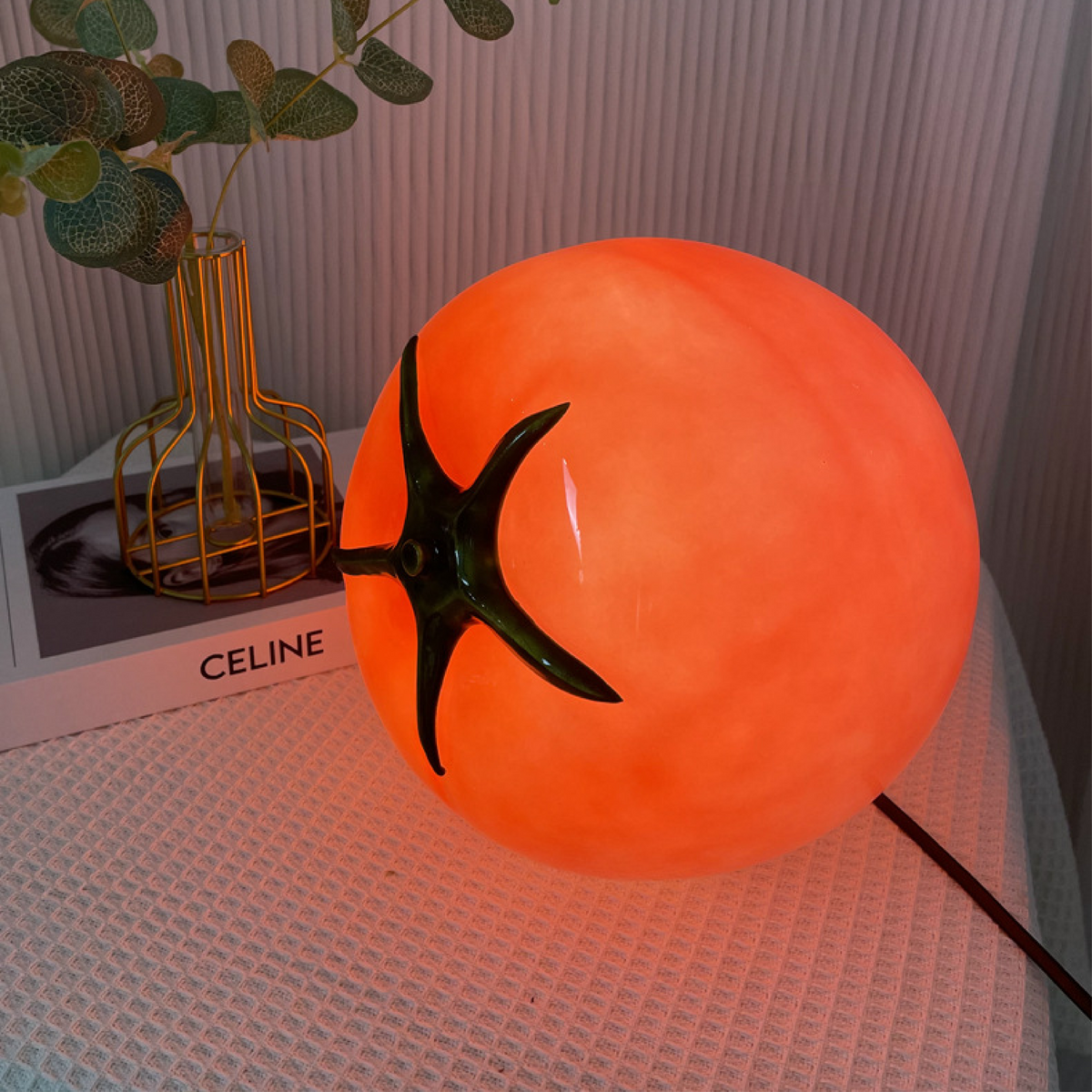 Lampe de Table Tomate Originale - Éclairage Ludique et Contemporain