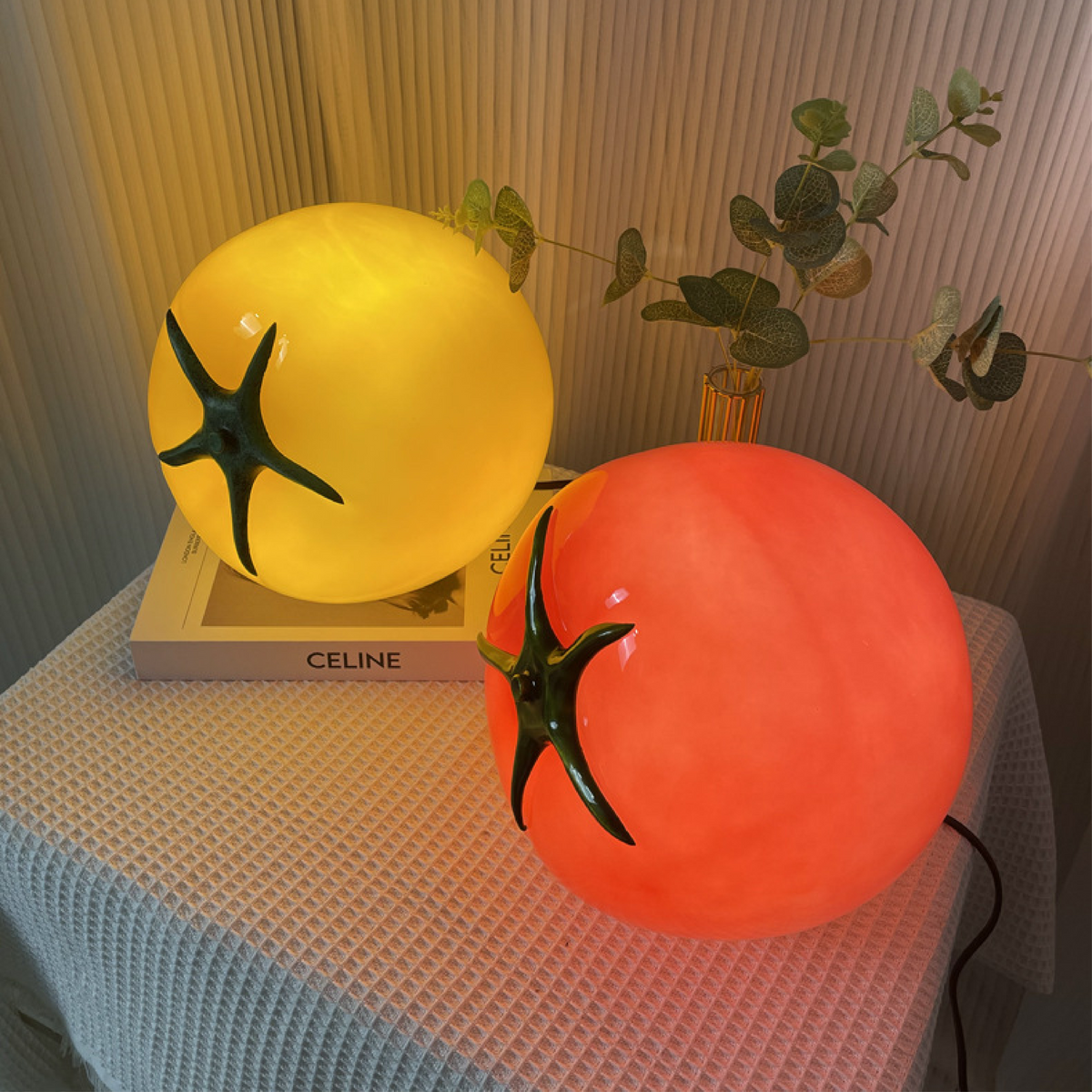 Lampe de Table Tomate Originale - Éclairage Ludique et Contemporain
