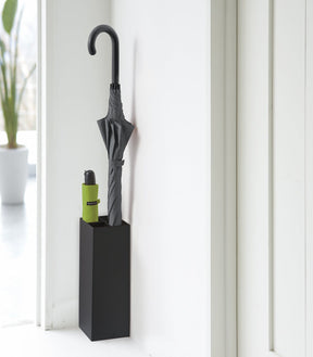 Support de Parapluie en Acier - Design Épuré avec Bac de Récupération