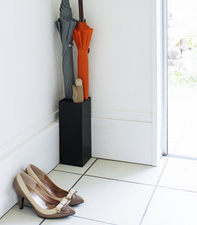 Support de Parapluie en Acier - Design Épuré avec Bac de Récupération