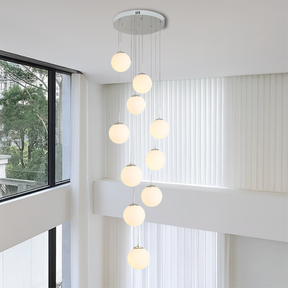 Lustre d'Escalier Scandinave - Élégance Contemporaine et Lumière Douce