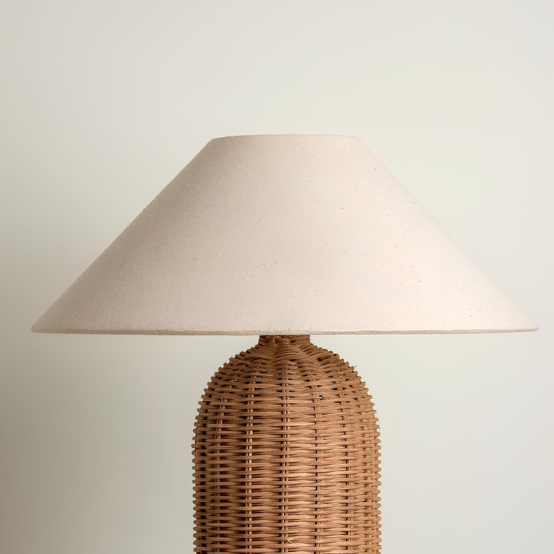Lampe d'Accent en Rotin Naturel - Élégance et Chaleur pour Intérieur
