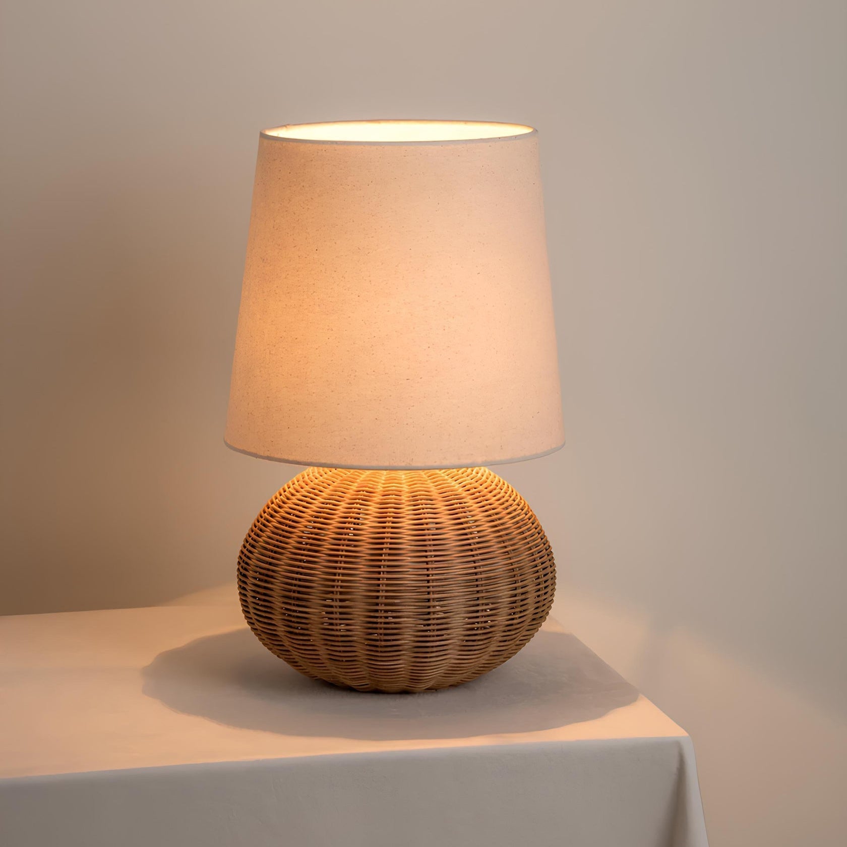 Lampe d'Accent en Rotin Naturel - Élégance et Chaleur pour Intérieur