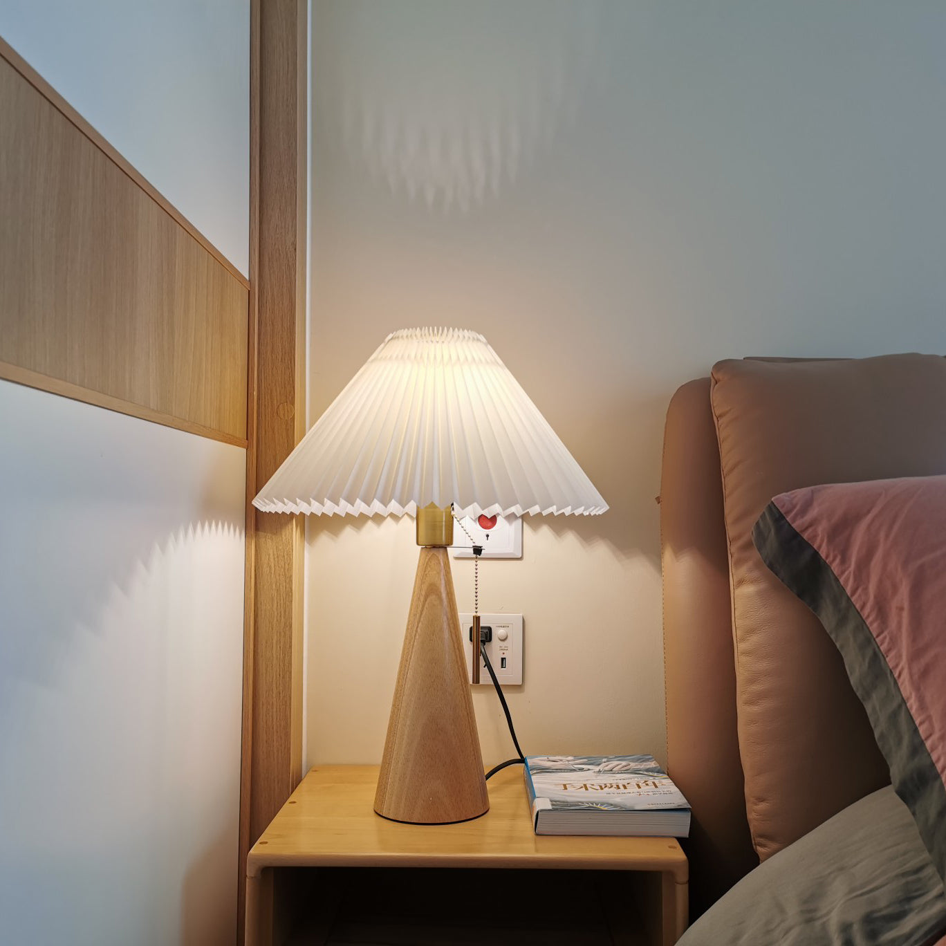Lampe de Table en Bois et Métal - Élégance Intemporelle pour Votre Intérieur