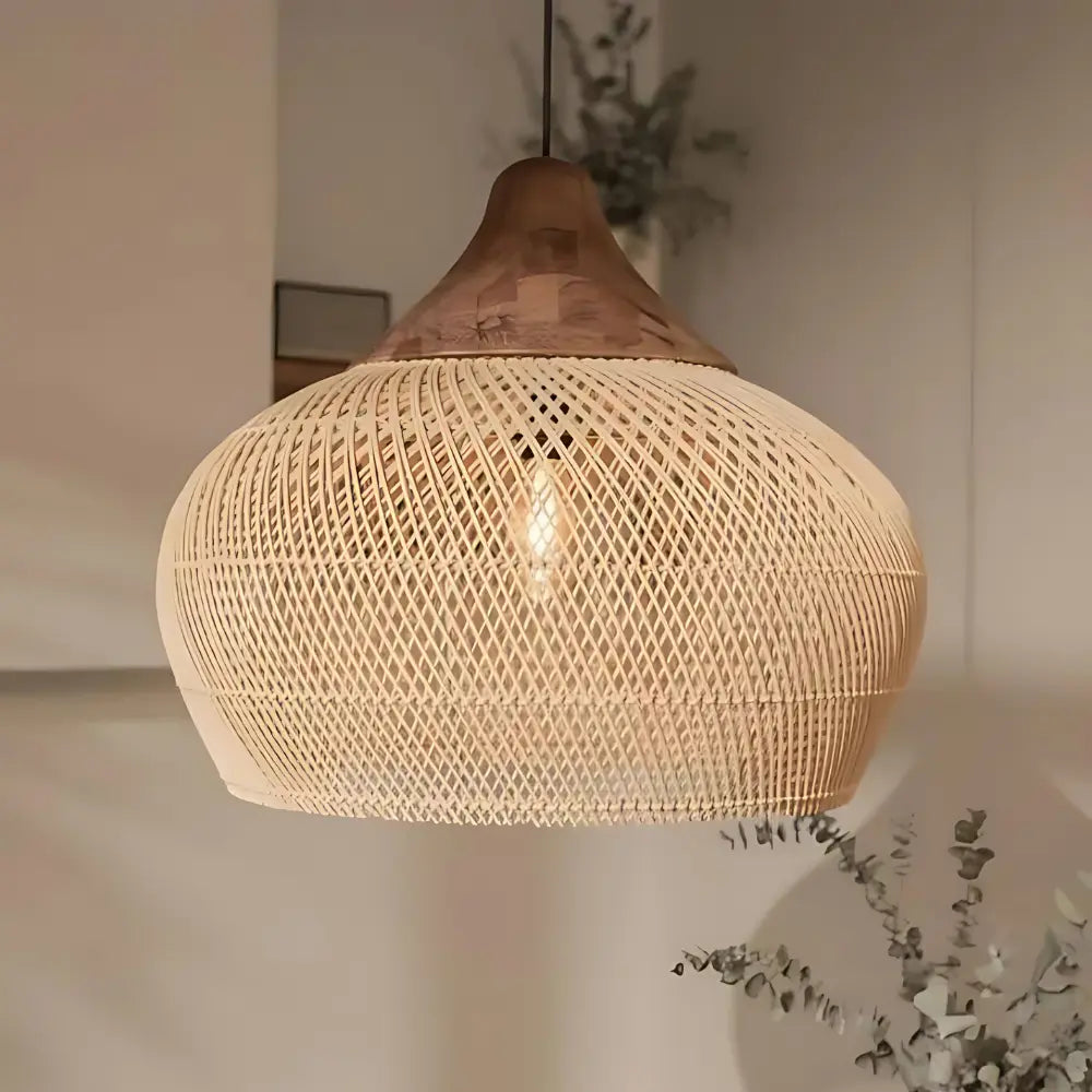 Luminaire en Rotin Artisanal - Design Boho et Éclairage Ambiant