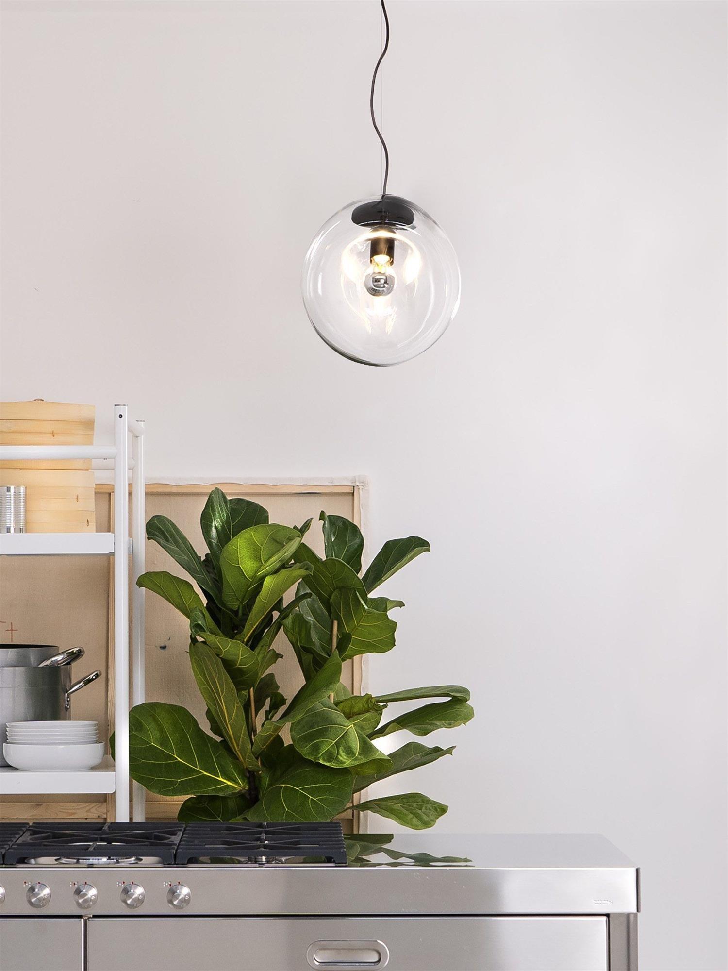 Lampe Plafonnier en Verre Soufflé - Design Épuré et Atmosphère Sereine