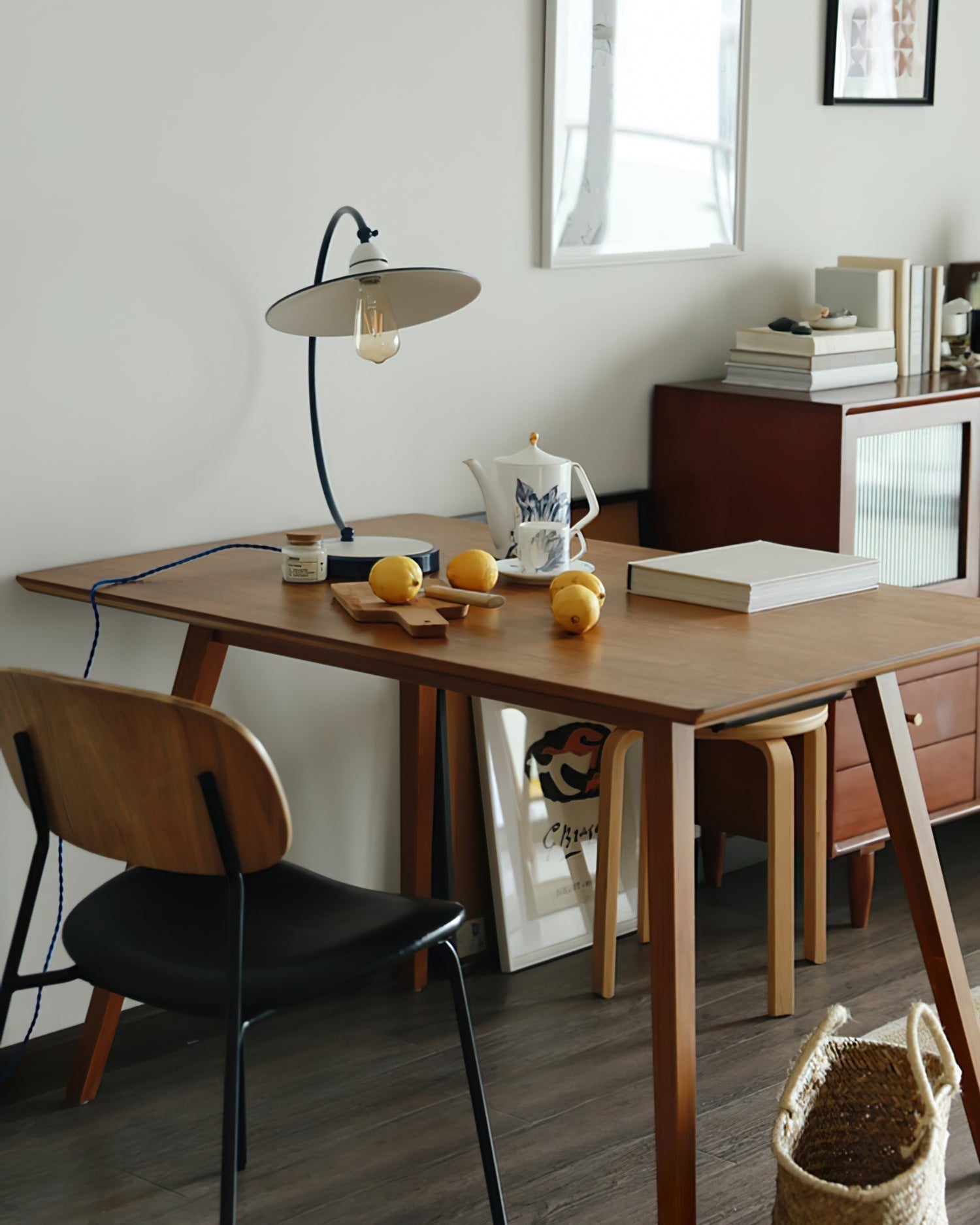 Lampe de Bureau Bleue Éclatante - Design Dynamique et Éclairage Confortable