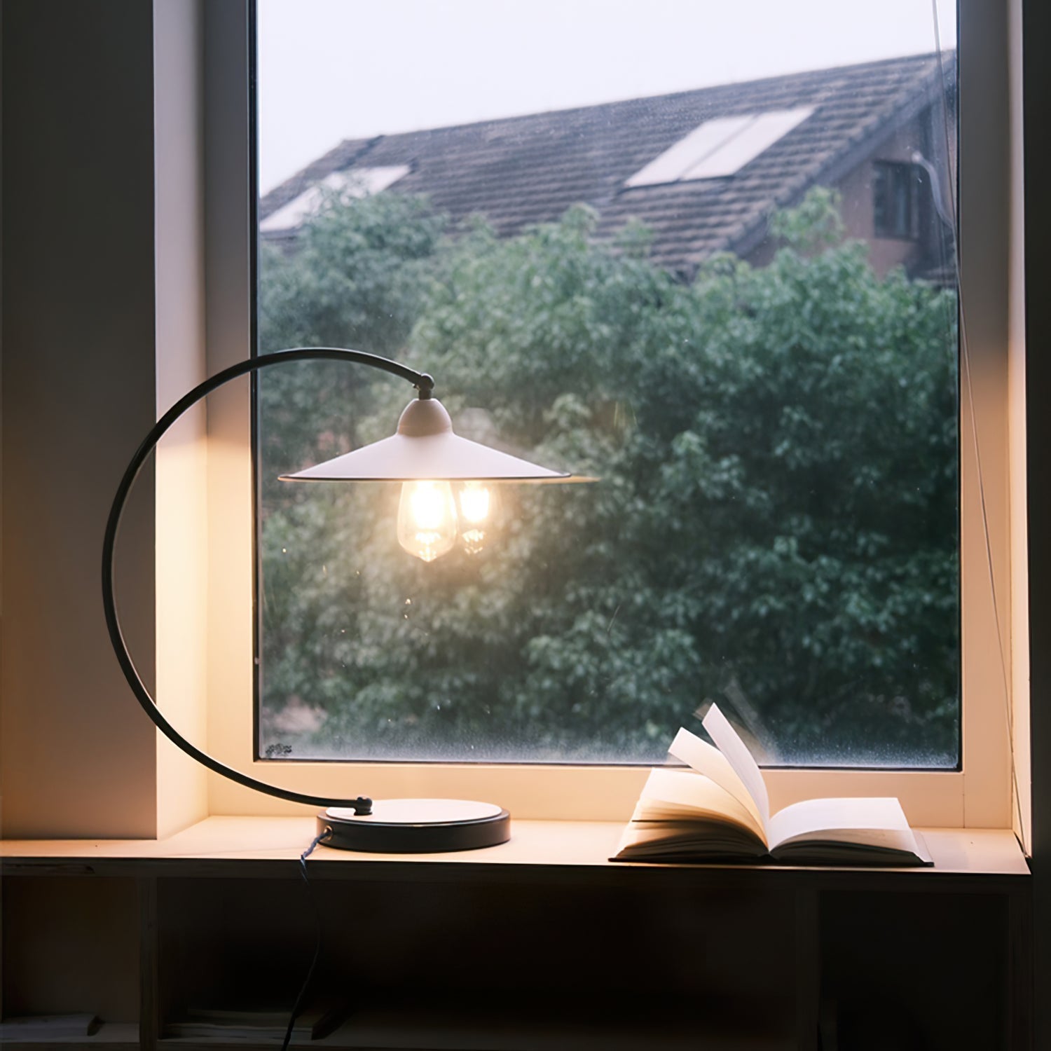 Lampe de Bureau Bleue Éclatante - Design Dynamique et Éclairage Confortable