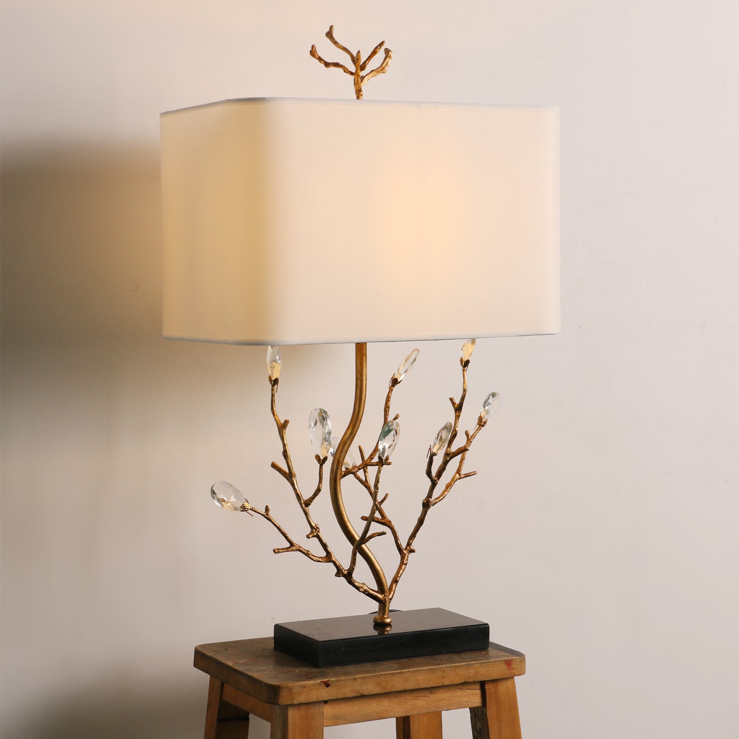 Lampe de Table en Laiton - Design Élégant Inspiré de la Nature