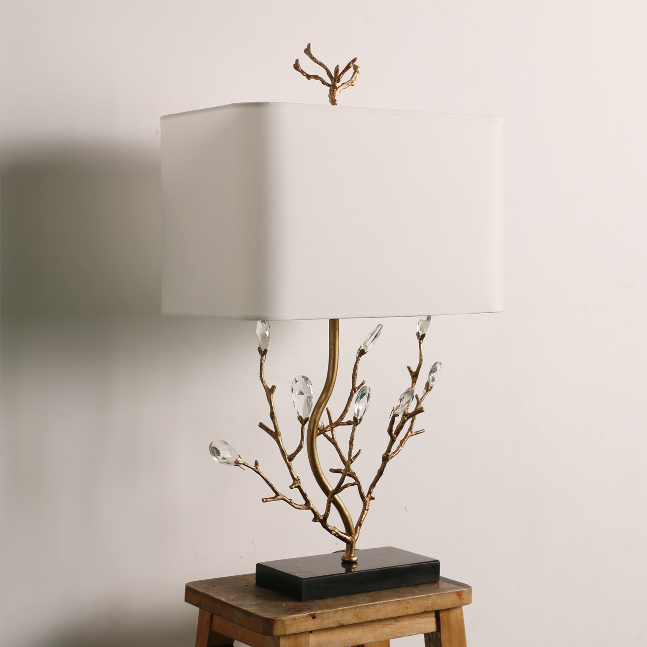 Lampe de Table en Laiton - Design Élégant Inspiré de la Nature