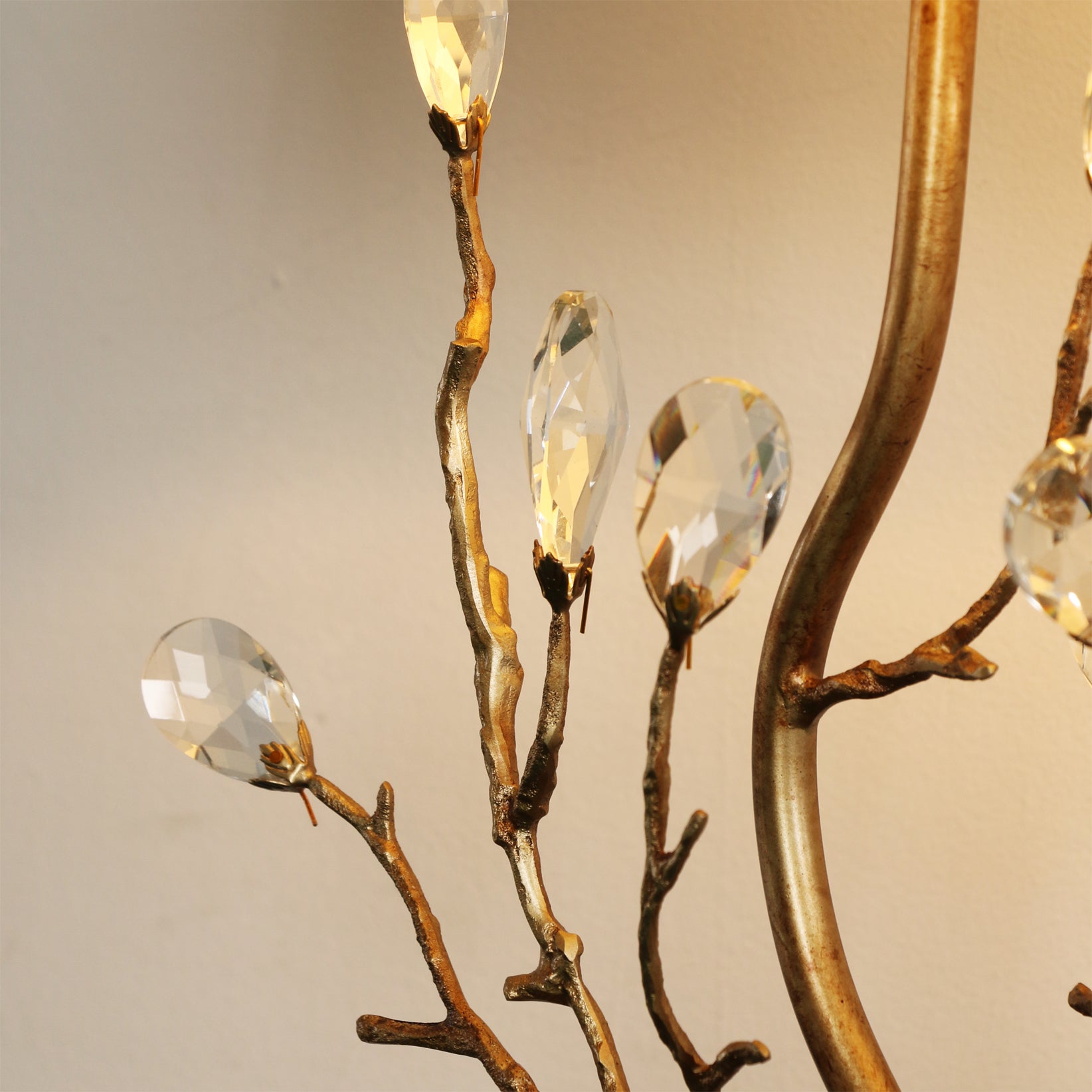 Lampe de Table en Laiton - Design Élégant Inspiré de la Nature