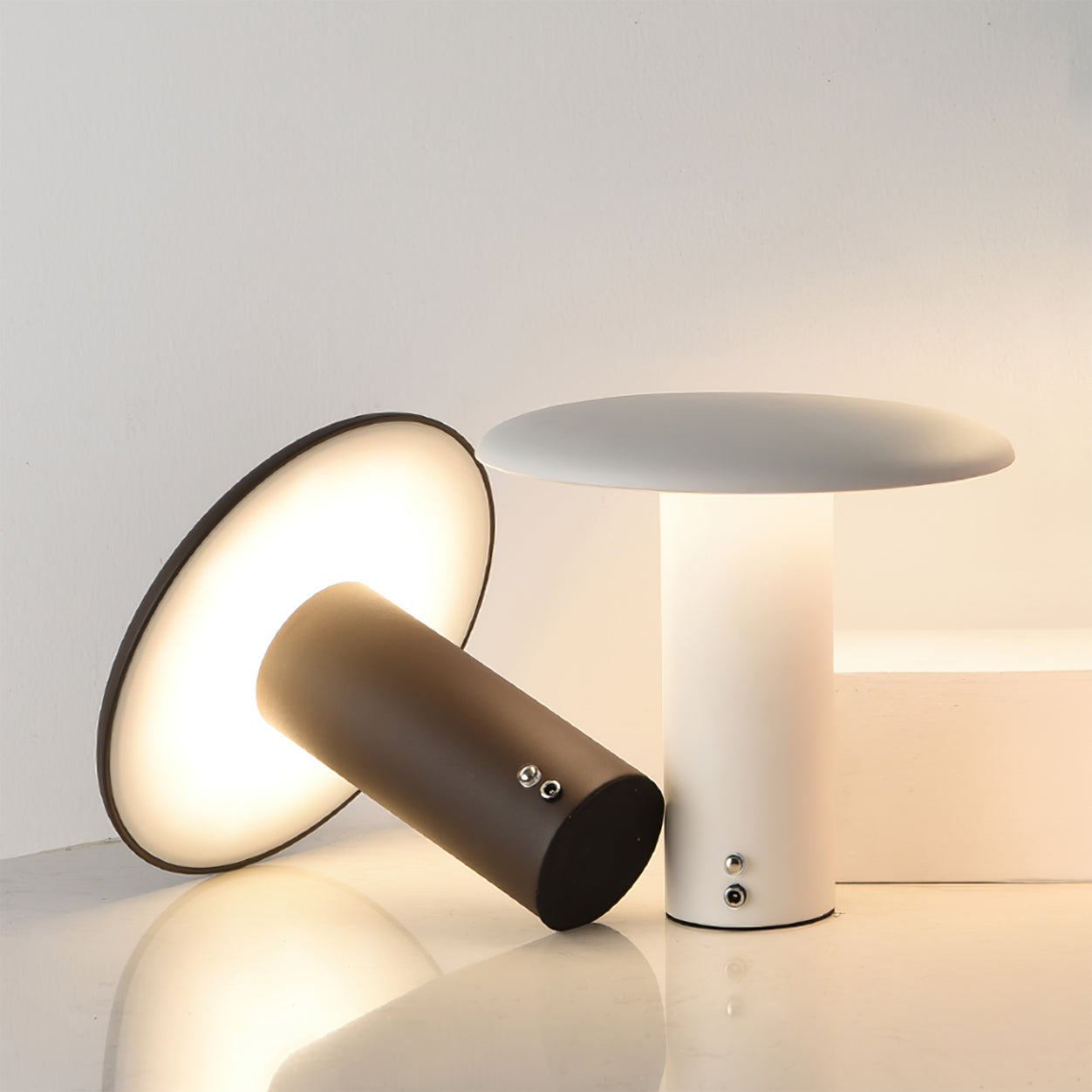 Lampe de Table LED avec Chargement USB - Design Minimaliste et Éclairage Efficace