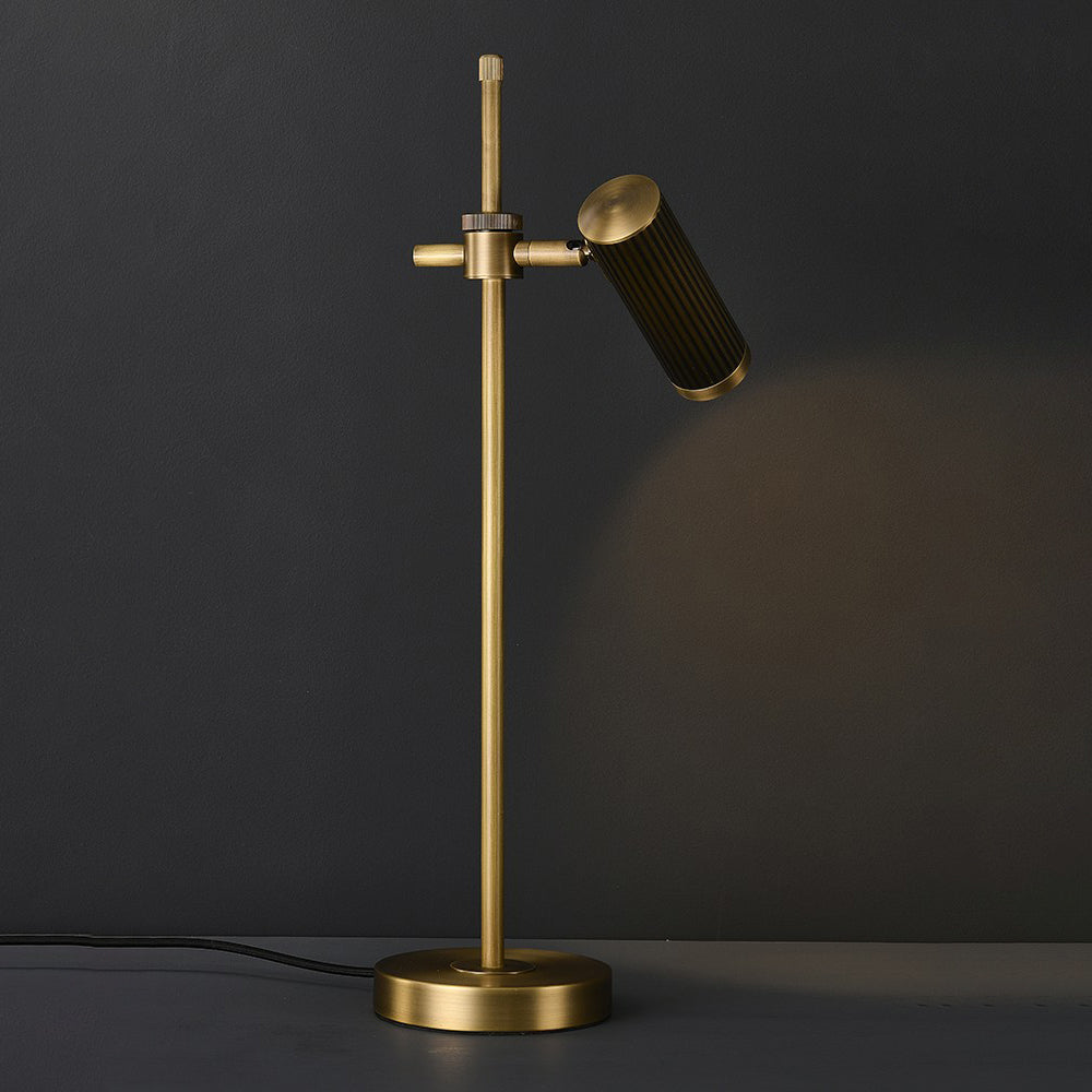 Lampe de Table en Cuivre - Élégance et Fonctionnalité pour Intérieur