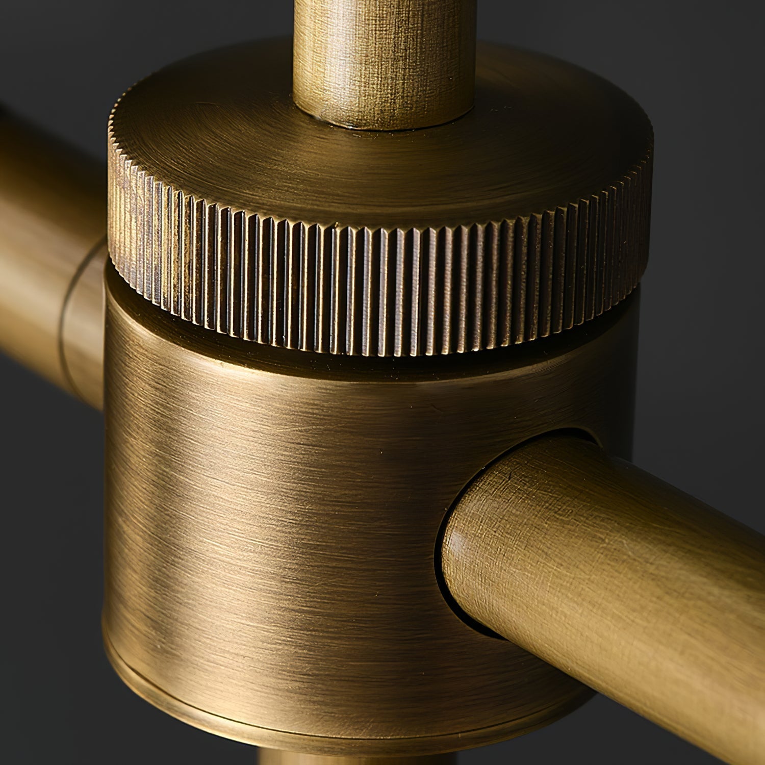 Lampe de Table en Cuivre - Élégance et Fonctionnalité pour Intérieur