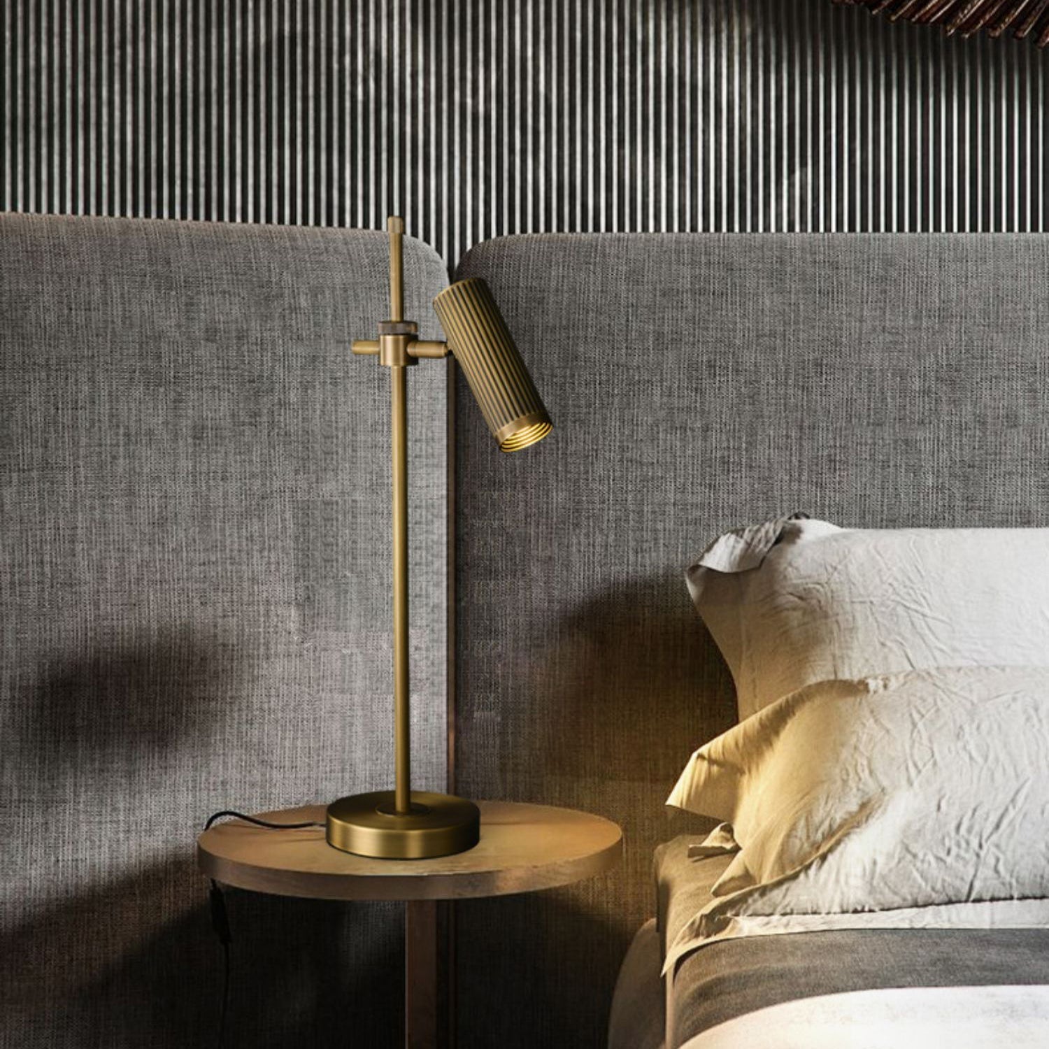 Lampe de Table en Cuivre - Élégance et Fonctionnalité pour Intérieur
