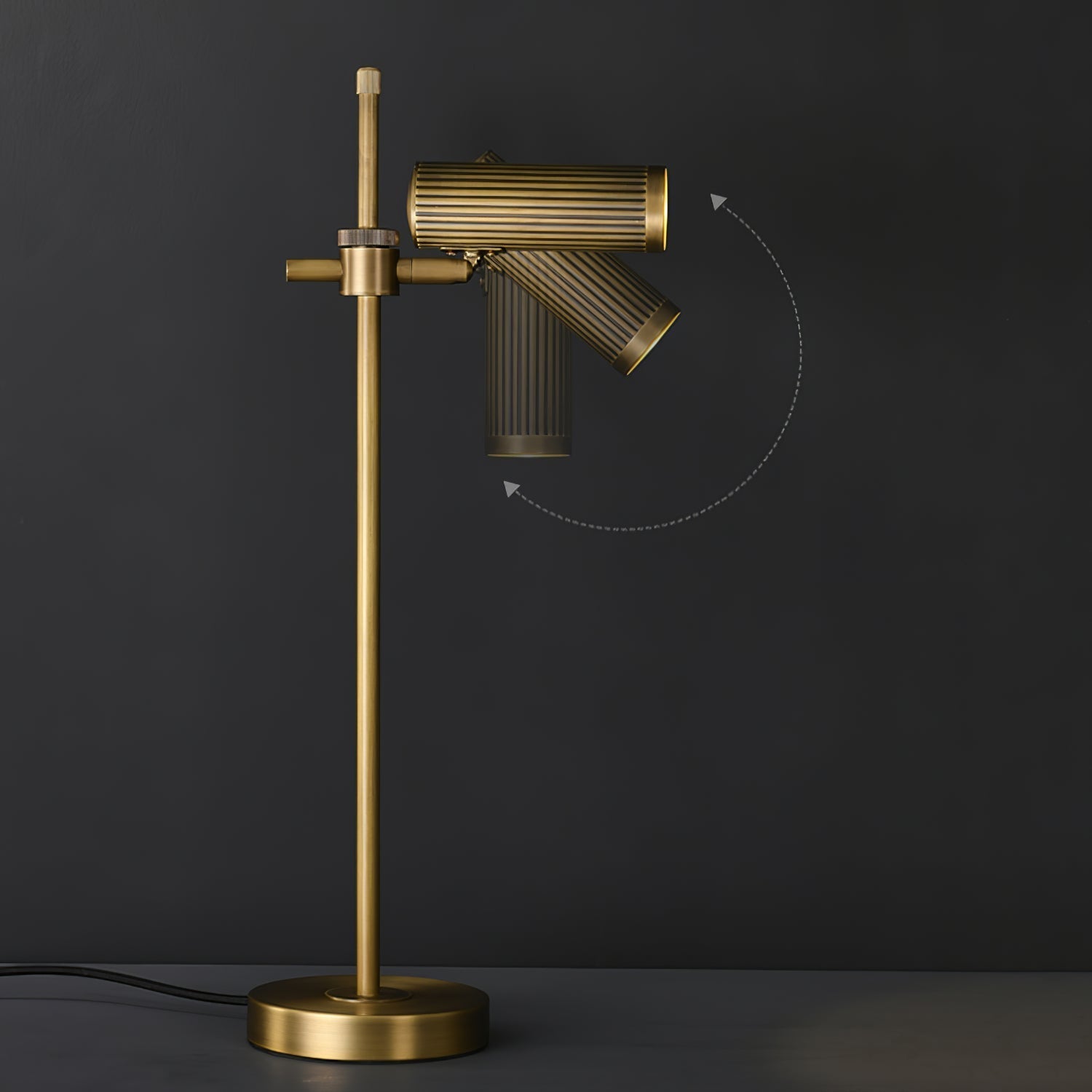 Lampe de Table en Cuivre - Élégance et Fonctionnalité pour Intérieur