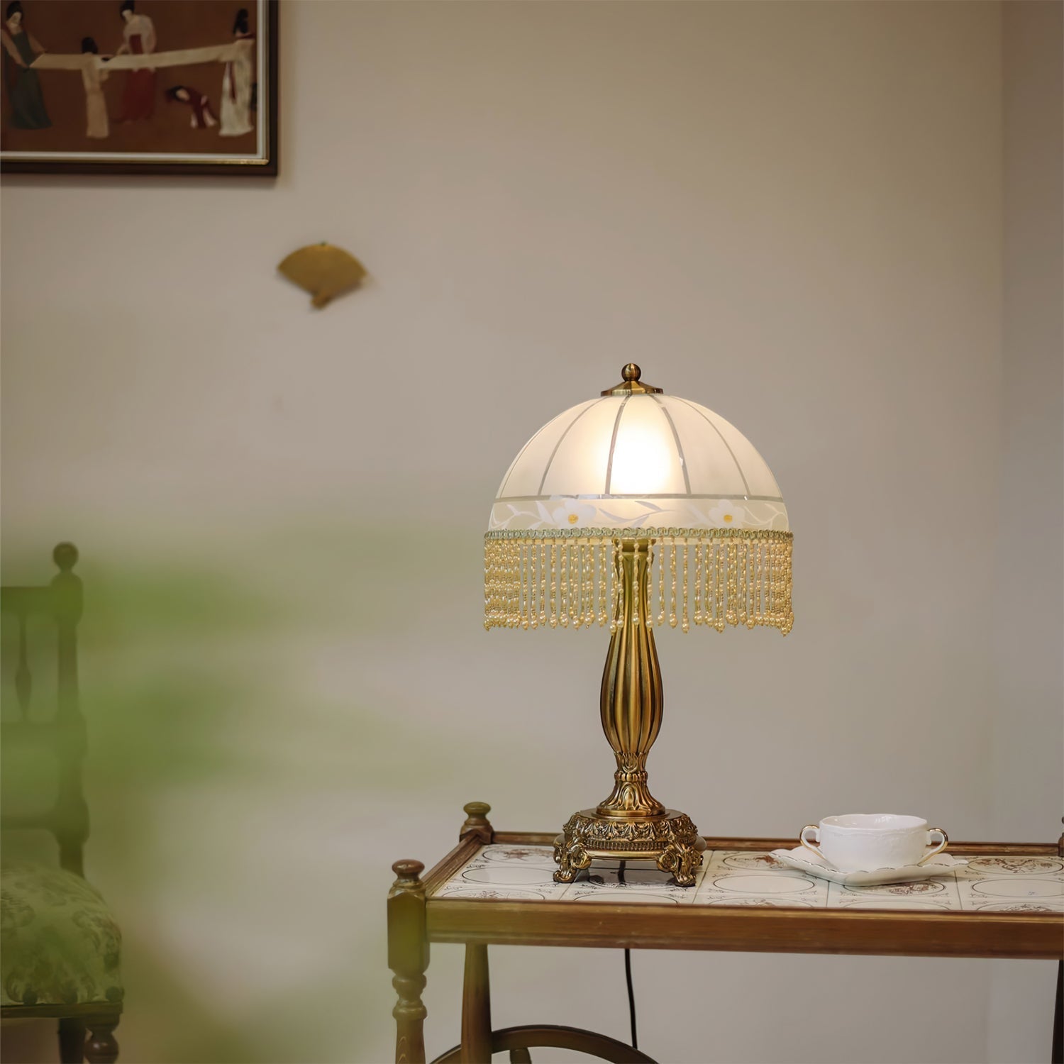Lampe de Table Élégante en Laiton - Design Chic avec Gland en Fleur