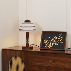 Lampe de Bureau LED en Noyer - Éclairage Chic et Économe en Énergie