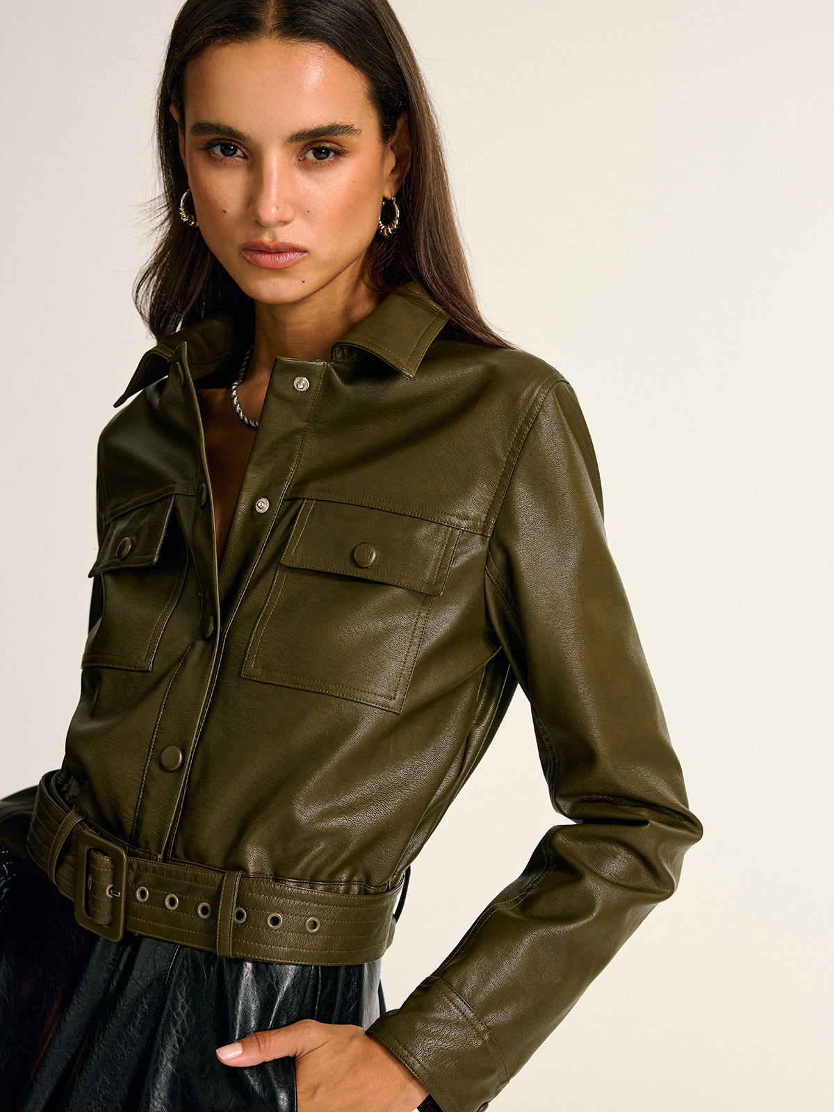 Veste Chemise Cargo en Cuir Synthétique - Ceinturée et Ajustement Slim