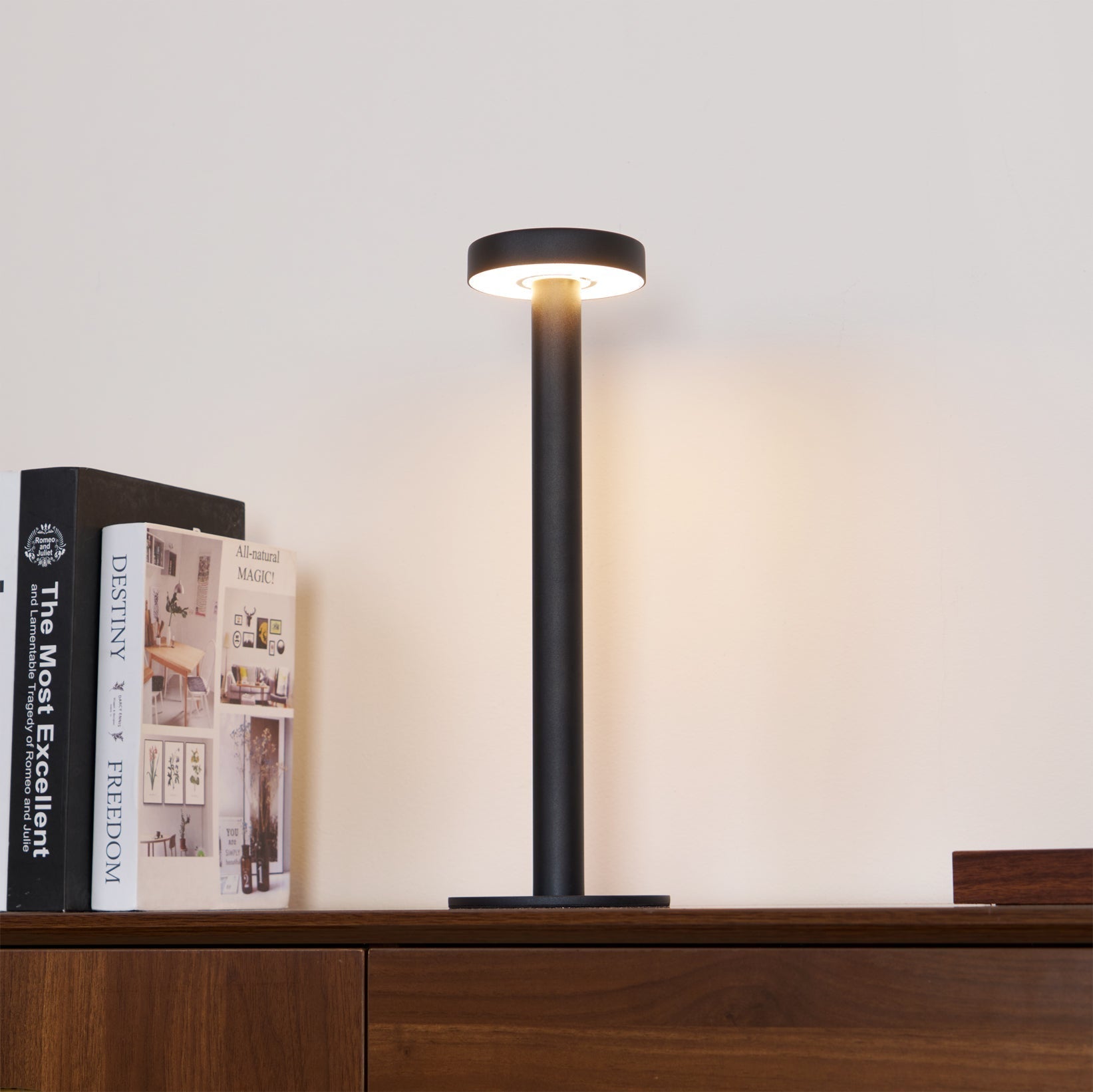 Lampe de Table Magnétique LED - Éclairage Dimmable et Portable
