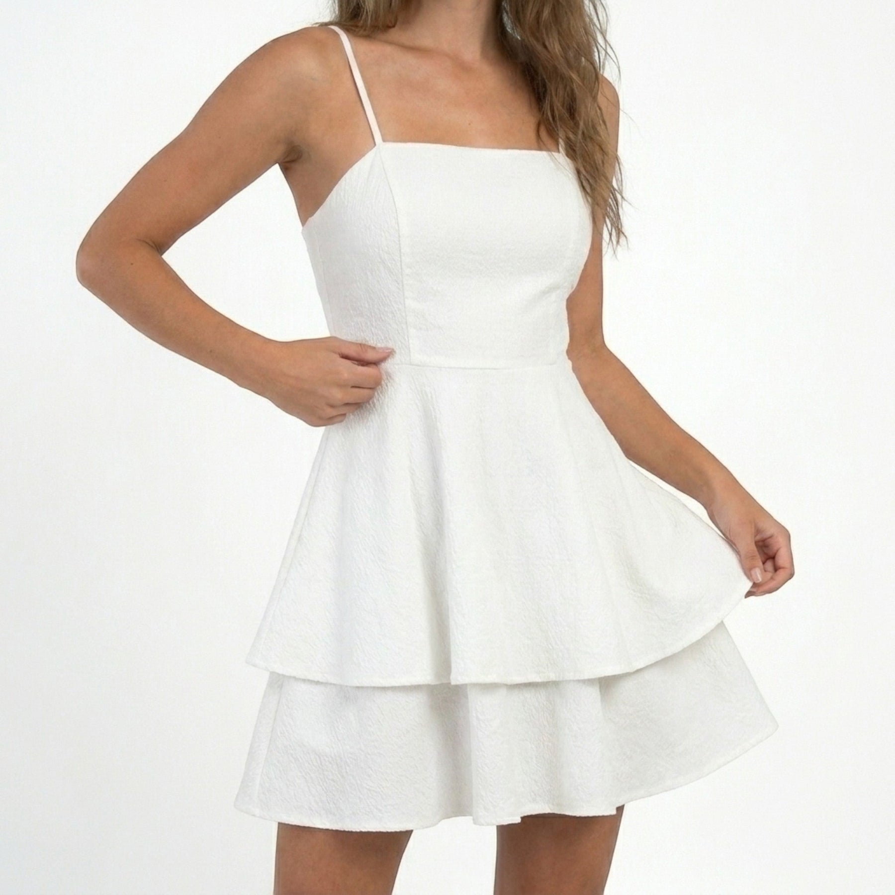 Robe mini étagée à bretelles légère volants élégants sorties estivales femme