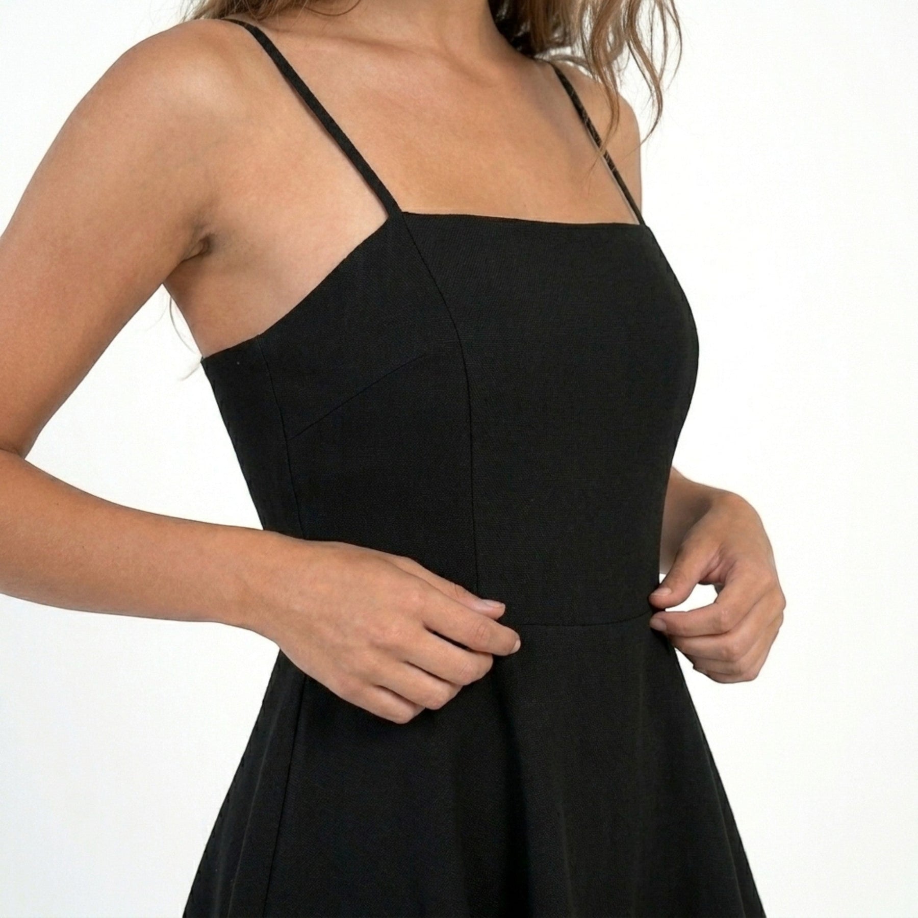 Robe mini étagée à bretelles légère volants élégants sorties estivales femme