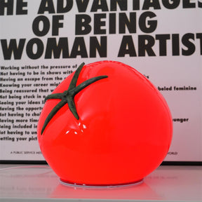 Lampe de Table en Résine Tomate - Éclairage Ludique et Ambiance Chaleureuse
