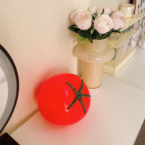 Lampe de Table en Résine Tomate - Éclairage Ludique et Ambiance Chaleureuse