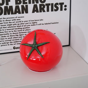 Lampe de Table en Résine Tomate - Éclairage Ludique et Ambiance Chaleureuse