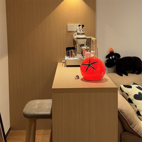 Lampe de Table en Résine Tomate - Éclairage Ludique et Ambiance Chaleureuse