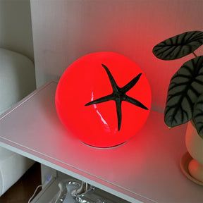 Lampe de Table en Résine Tomate - Éclairage Ludique et Ambiance Chaleureuse
