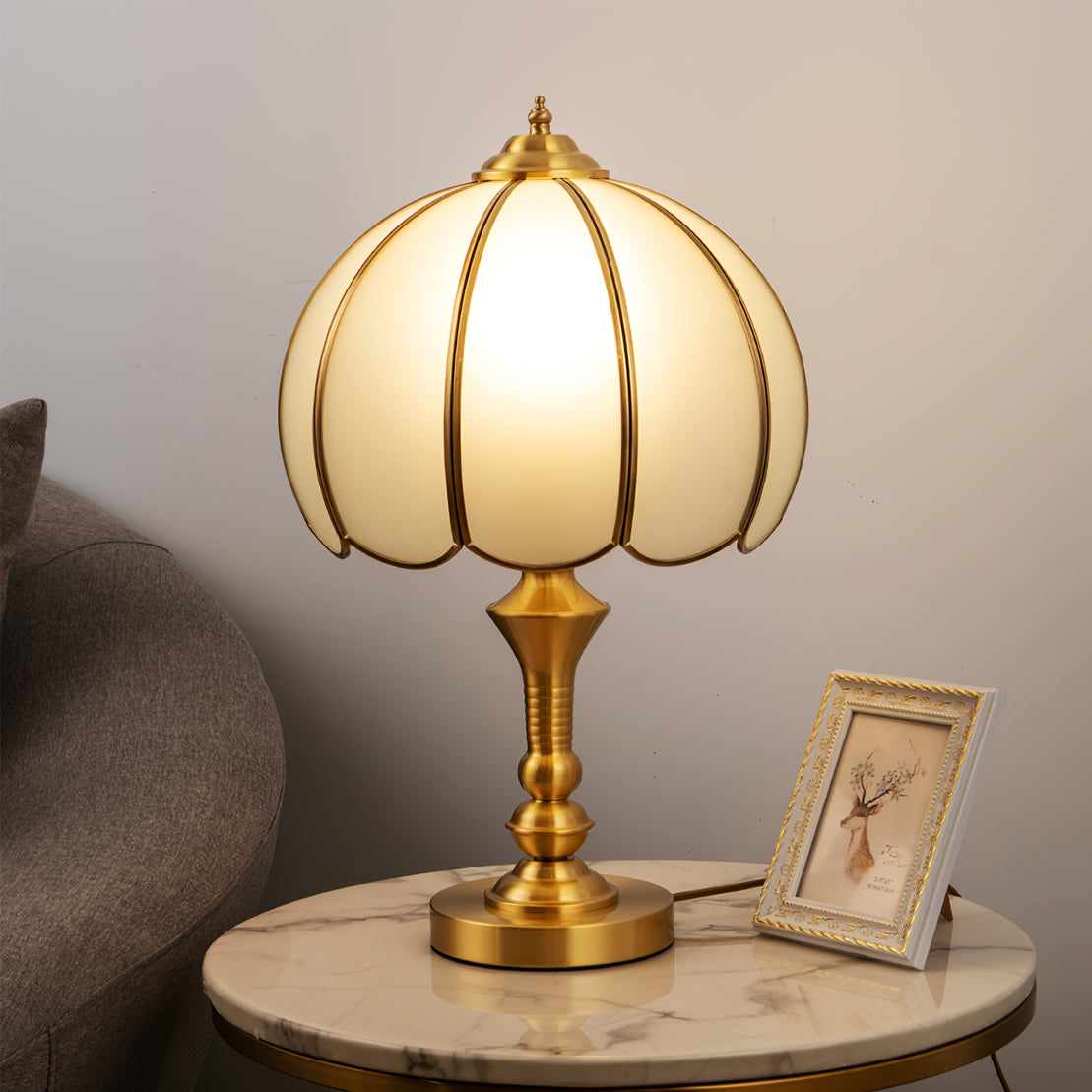 Lampe de Table en Laiton et Verre - Design Rétro Élégant et Luxueux