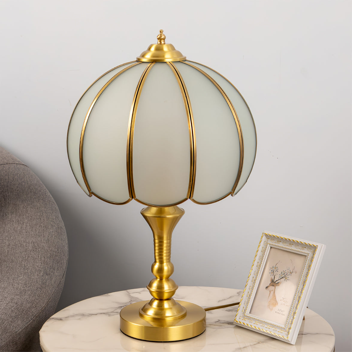 Lampe de Table en Laiton et Verre - Design Rétro Élégant et Luxueux