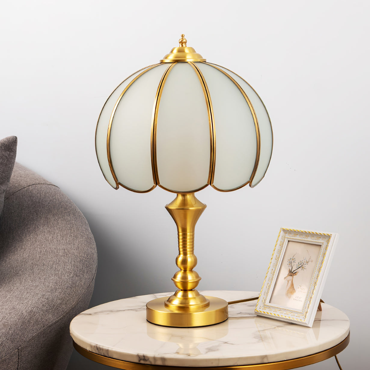 Lampe de Table en Laiton et Verre - Design Rétro Élégant et Luxueux