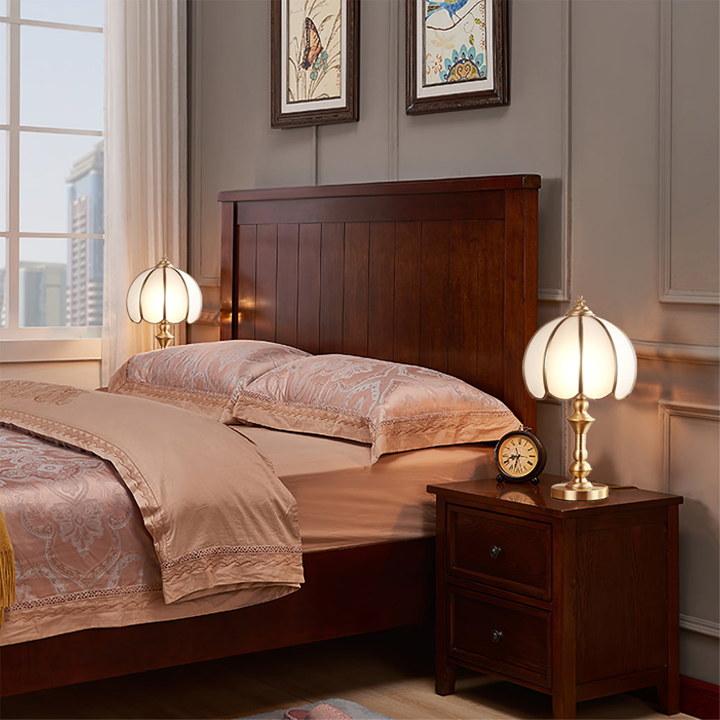 Lampe de Table en Laiton et Verre - Design Rétro Élégant et Luxueux