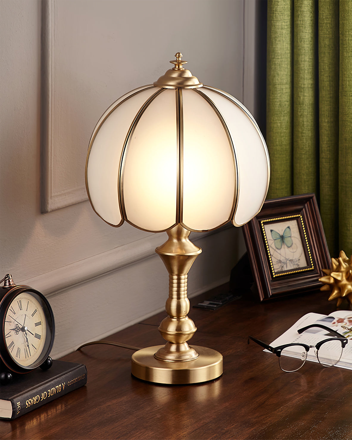 Lampe de Table en Laiton et Verre - Design Rétro Élégant et Luxueux