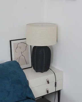 Lampe de Table Contemporaine en Céramique - Élégance et Lumière Chaleureuse