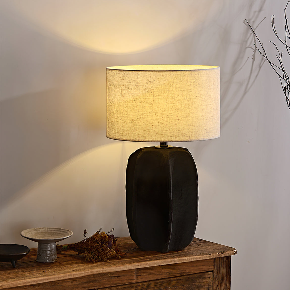 Lampe de Table Contemporaine en Céramique - Élégance et Lumière Chaleureuse