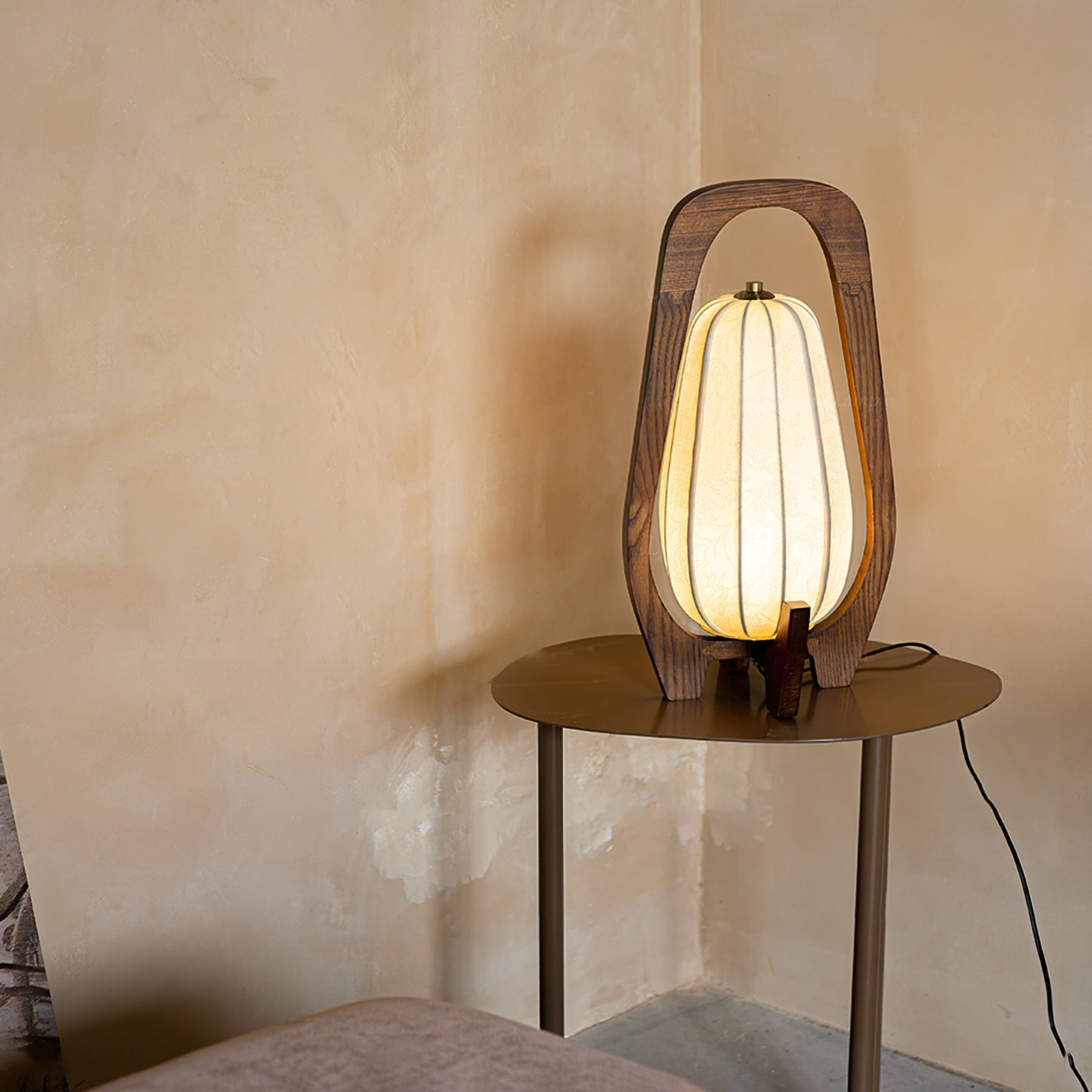 Lampe de Table Élégante en Bois - Artisanat Traditionnel et Éclairage Ambiant