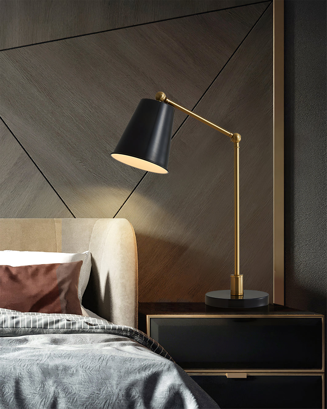 Lampe de Bureau Moderne en Laiton - Design Élégant et Efficace