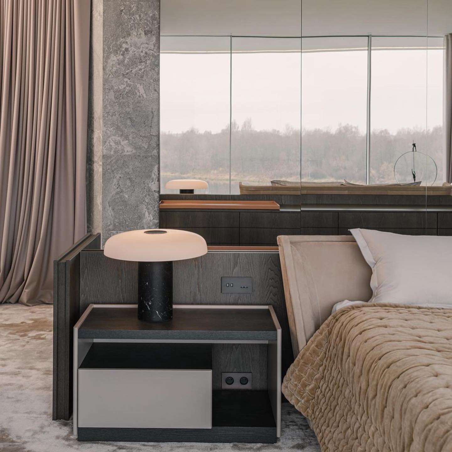 Lampe de Bureau Élégante en Marbre - Design Luxueux et Éclairage Ambiant