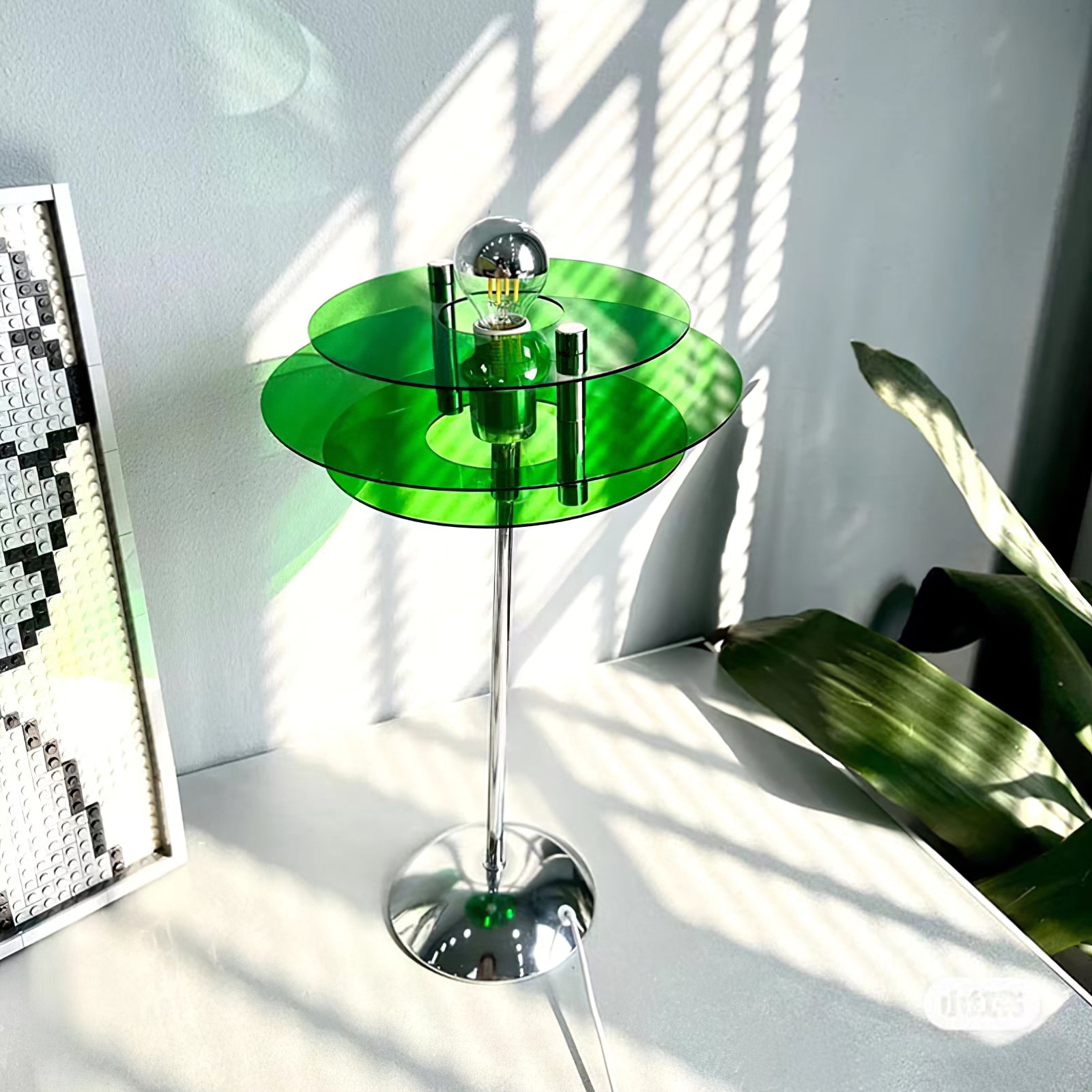 Lampe de Table Géométrique Élégante - Design Réfléchissant et Sophistiqué