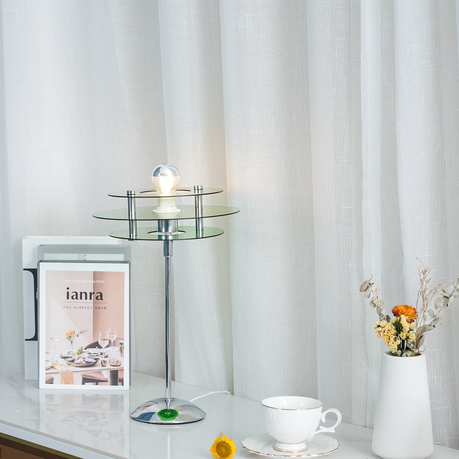 Lampe de Table Géométrique Élégante - Design Réfléchissant et Sophistiqué